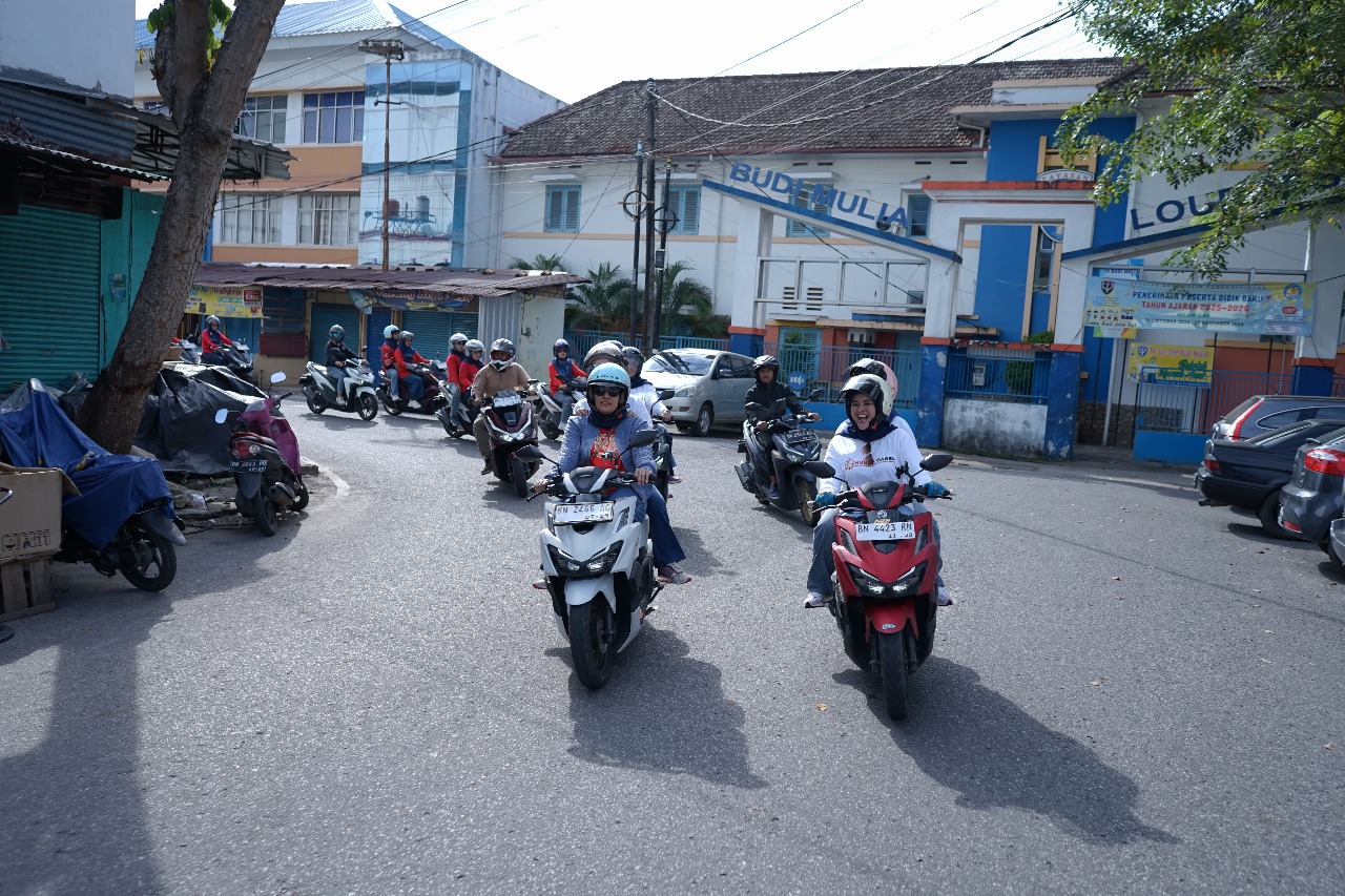 Berkendara Aman, Berbagi Senyuman: Vario Edu Ride Hangatkan Hari Kebangkitan Nasional